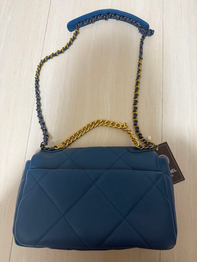 CHANEL ブルー チェーンバッグ