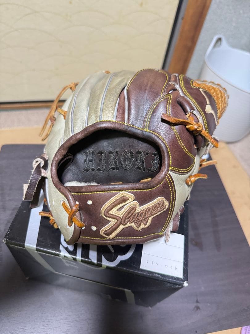 硬式用グローブ