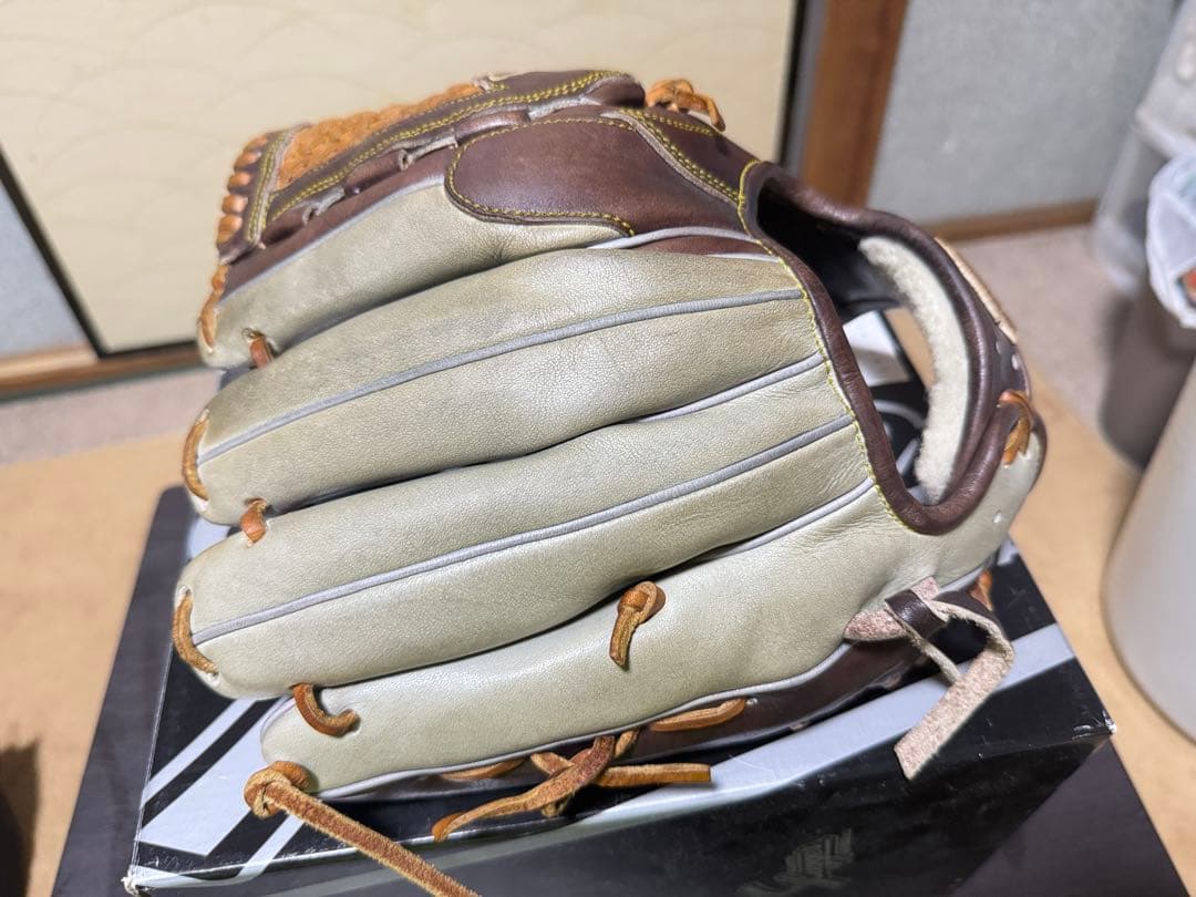 硬式用グローブ