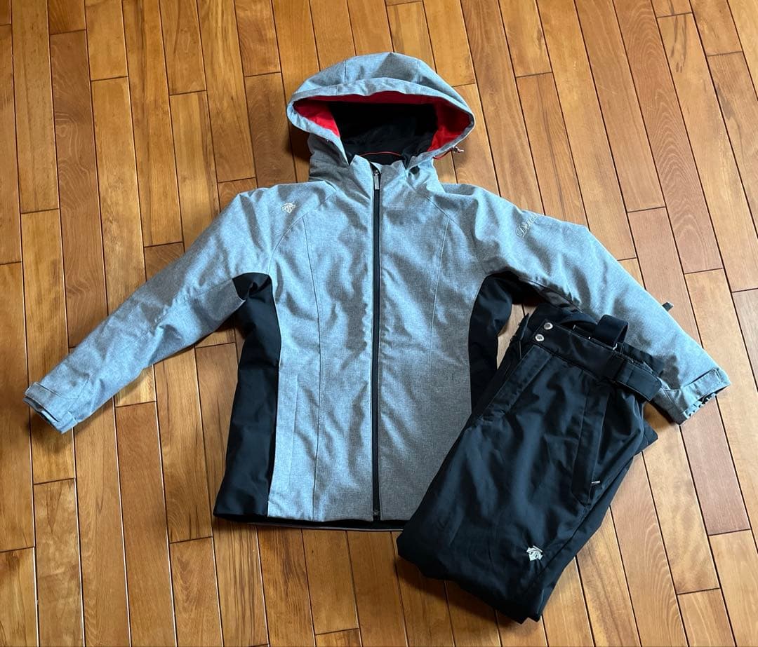 Descente デサント　スキーウェア フード付き 上下セット