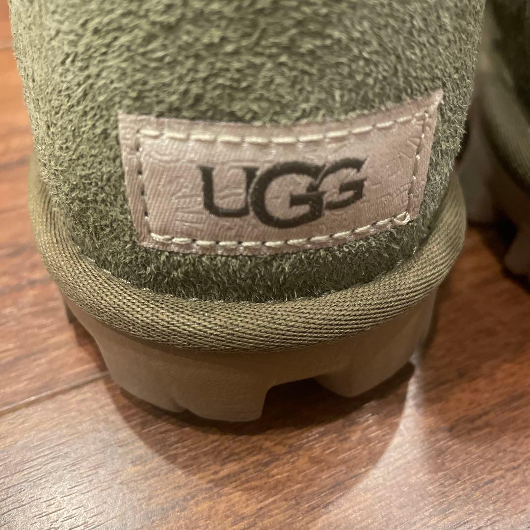 新品未使用　UGG カーキ　箱無し　ショートブーツ