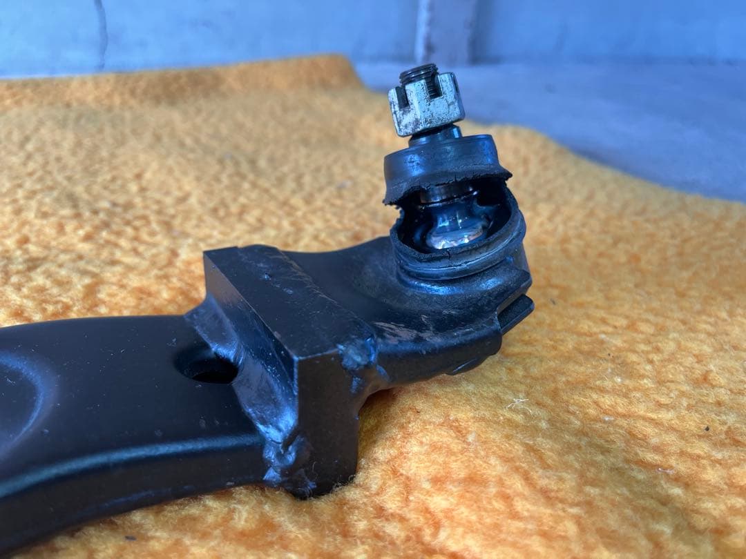 t*i様 ダイハツ エッセ L235S 加工ロアアーム