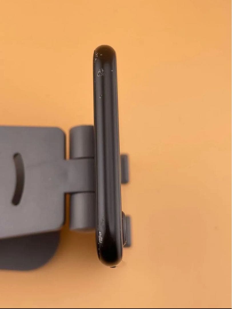 iPhone SE 2 第2世代 64GB ブラック バッテリー100％