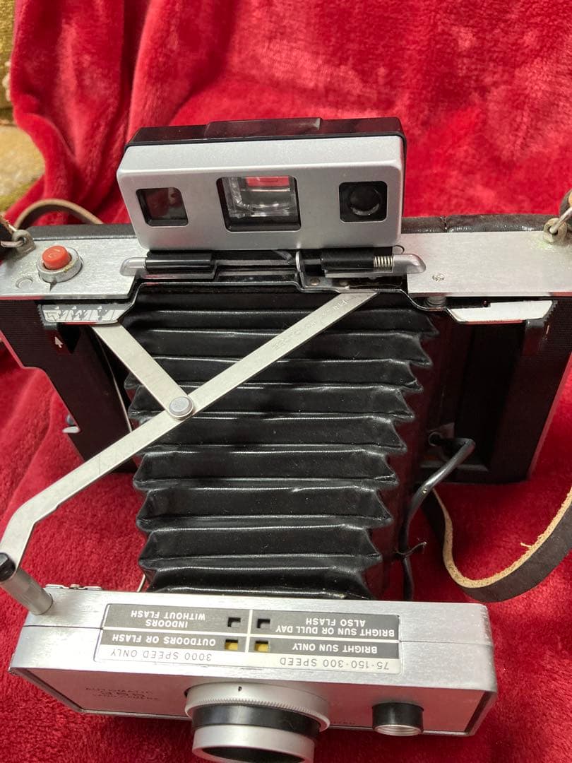 古いポラロイドカメラ