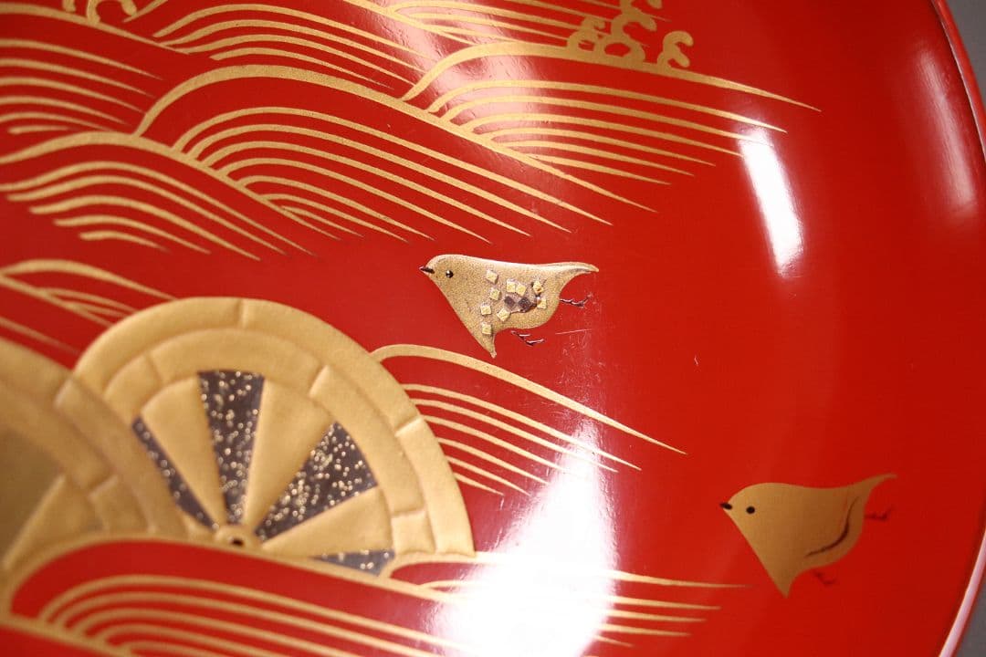 時代輪島塗 蒔絵付朱塗木皿 十九客 波千鳥 片輪車 金蒔絵 天然木【MA368】