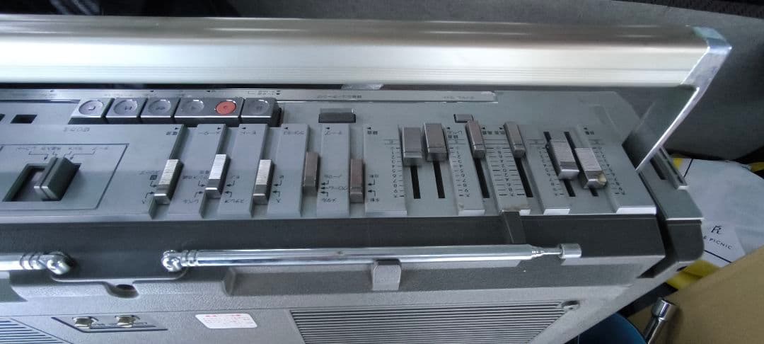 VICTOR　RC-M70　ラジオのみ確認　整備　メンテナンス前提　中古品　蔵出