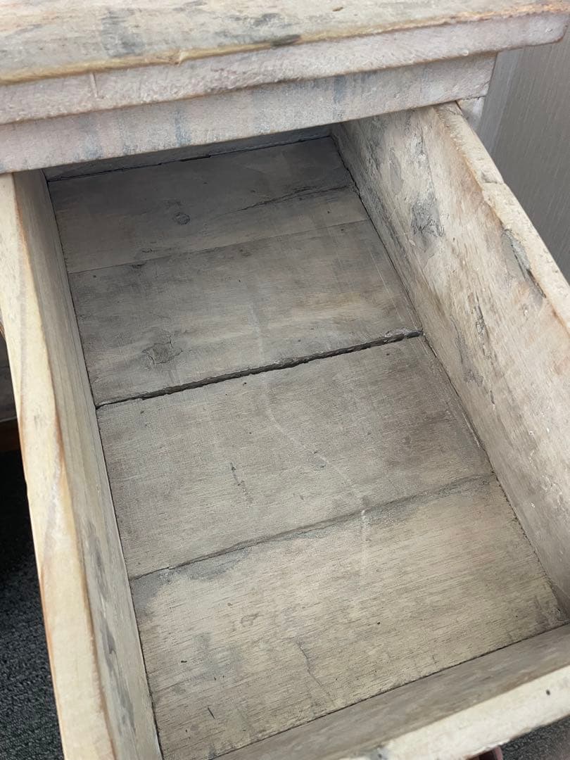 小振りなアンティーク机　デスク　古材　ビンテージ　ホワイト　ファニチャー