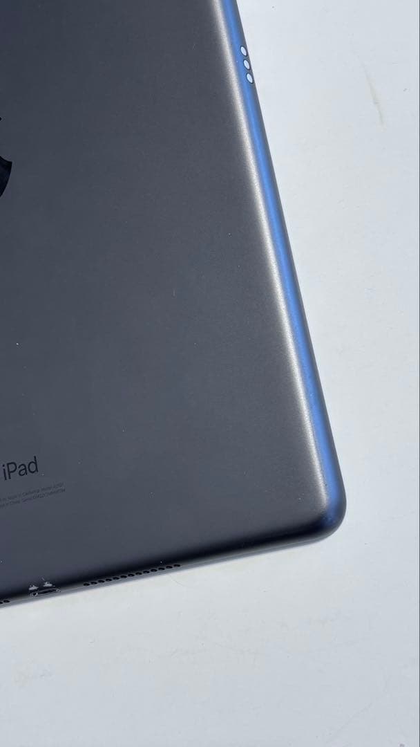 iPad 第7世代 Wi-Fi 32GB ケース ACアダプタ付