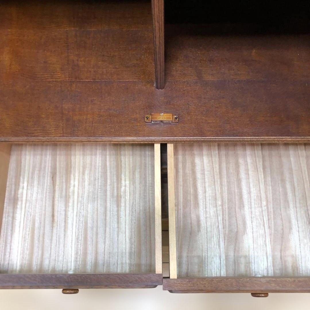 送料無料 高級家具 アンティーク調 木製ガラスキャビネット 飾り棚 251214