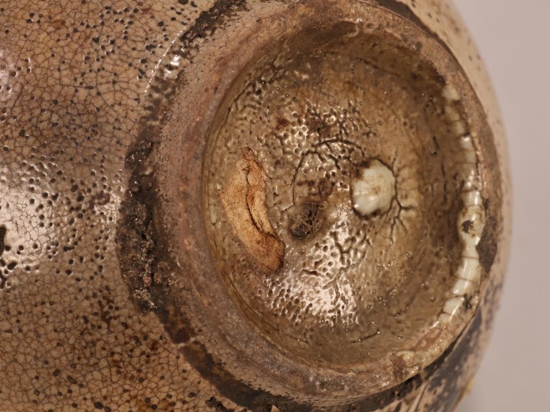 BK403　朝鮮美術　李朝　染付　壷　 高さ約13㎝　白磁　古美術 古道具 時代