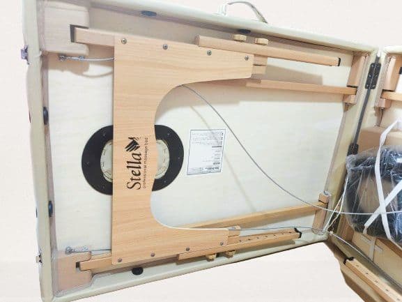 Stellaプロ用マッサージベッド 折りたたみ式 ホワイト 未使用品 ケース付き