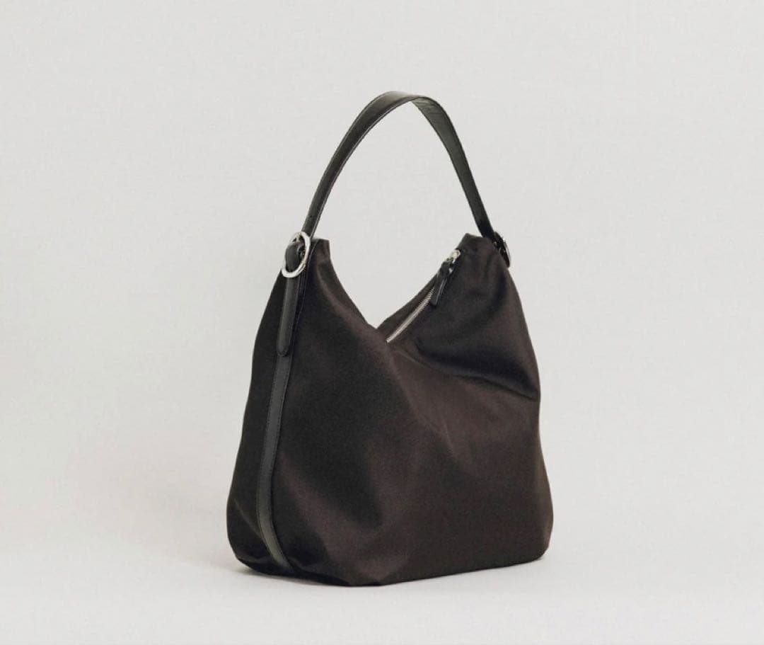 TOUT Y EST SAC CANOT TOILE ショルダーバッグ ブラウン