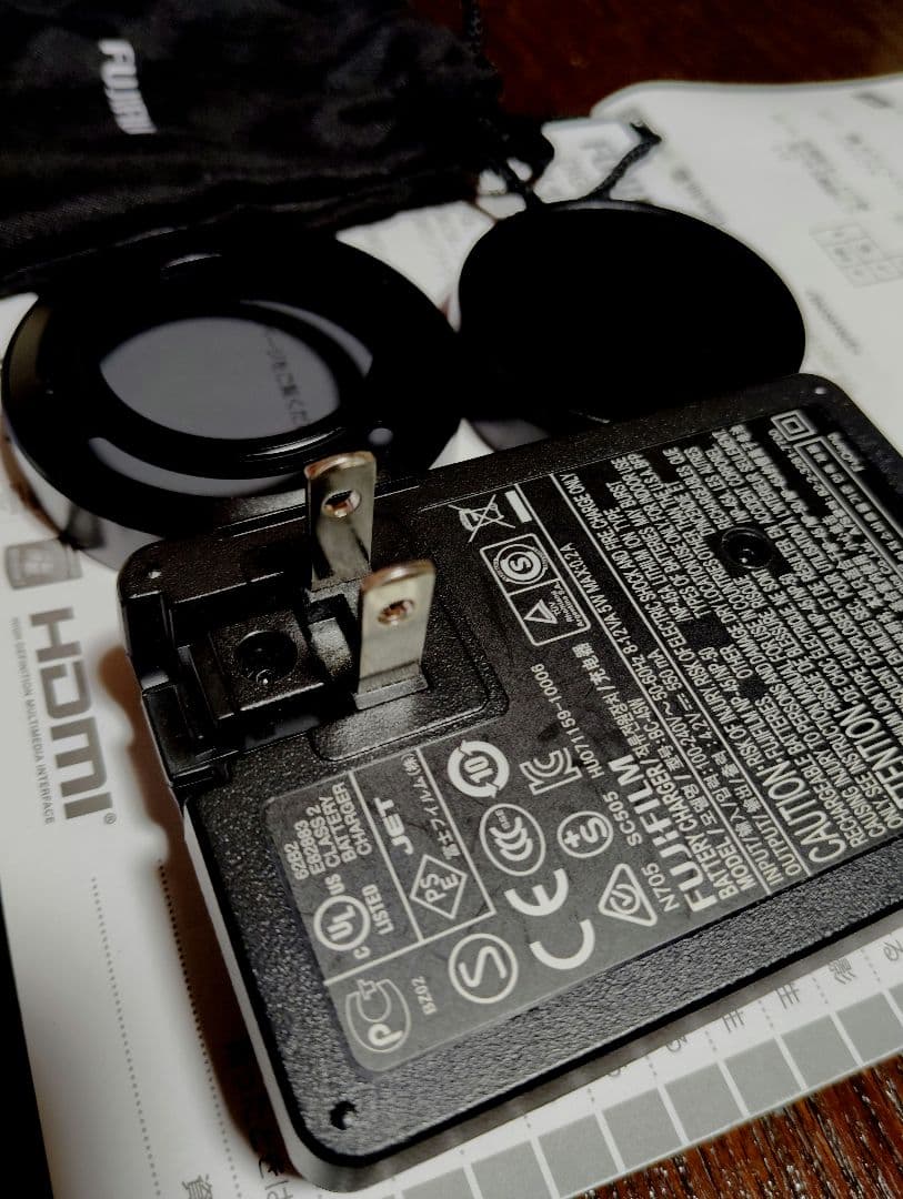 FUJIFILM　Ｘ10　高級コンパクトデジカメ　ＭＡＤＥＩＮ ＪＡＰＡＮ