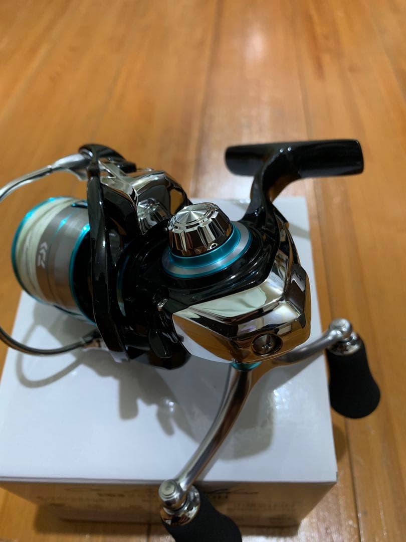 ダイワ 19エメラルダス リール LT2500S-H-DH