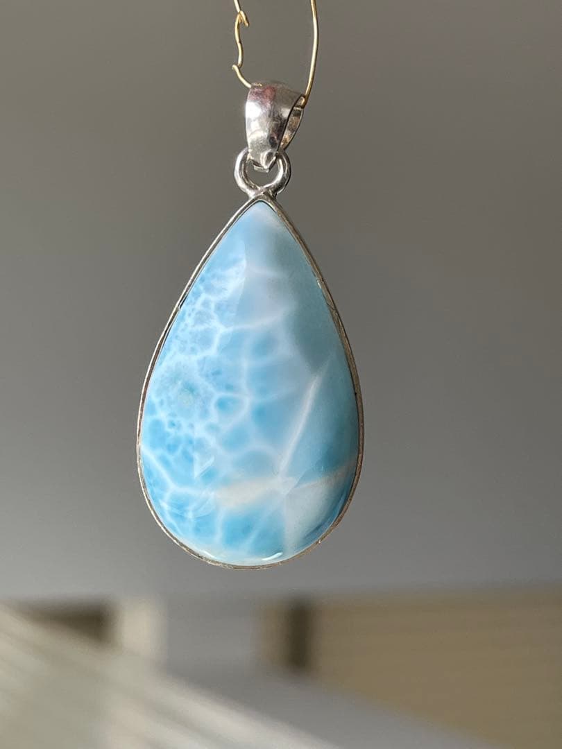 天然石ラリマー☆高品質！しずく型ペンダントトップワク付き☆ブルー＆模様が美しい！