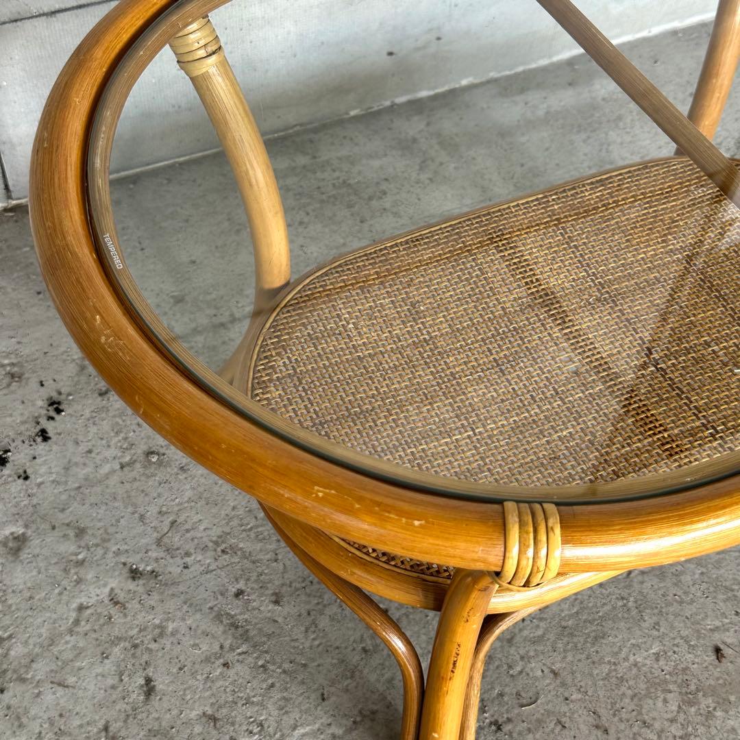 「ラタン×ガラスの美曲線！天然素材ローテーブル」　ガラステーブル