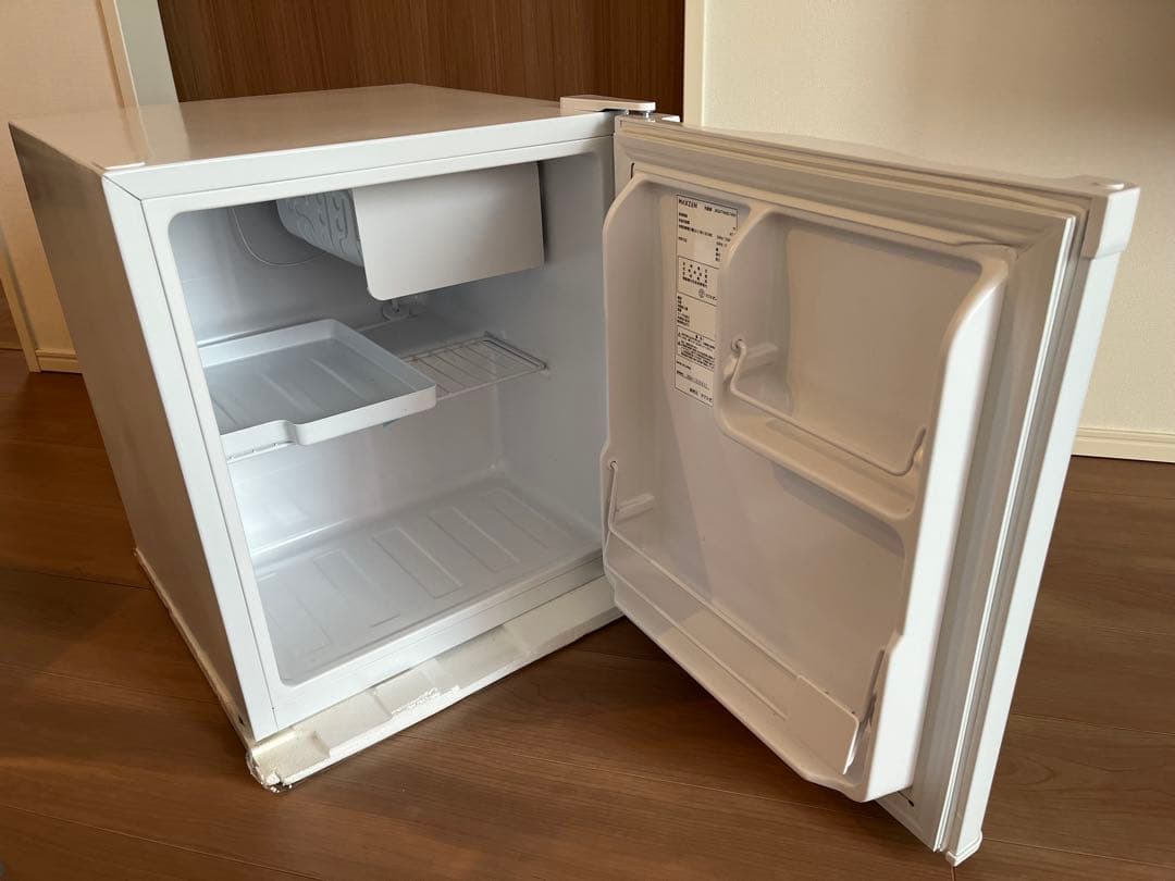 【美品】マクスゼン 冷蔵庫2024年製47Lホワイト　JR047HM01WH