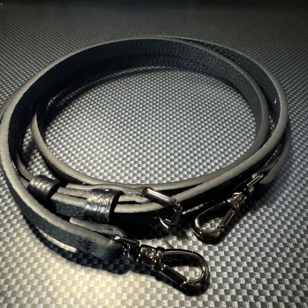 BANDOLIER iPhone15ケース