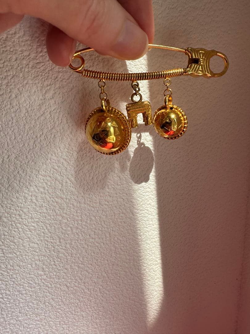 美品　セリーヌ 凱旋門 スターボール ヴィンテージ　ブローチ