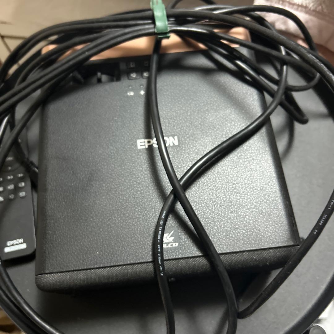 極美品　最終値下　断捨離価格　エプソン　EF-100B プロジェクター