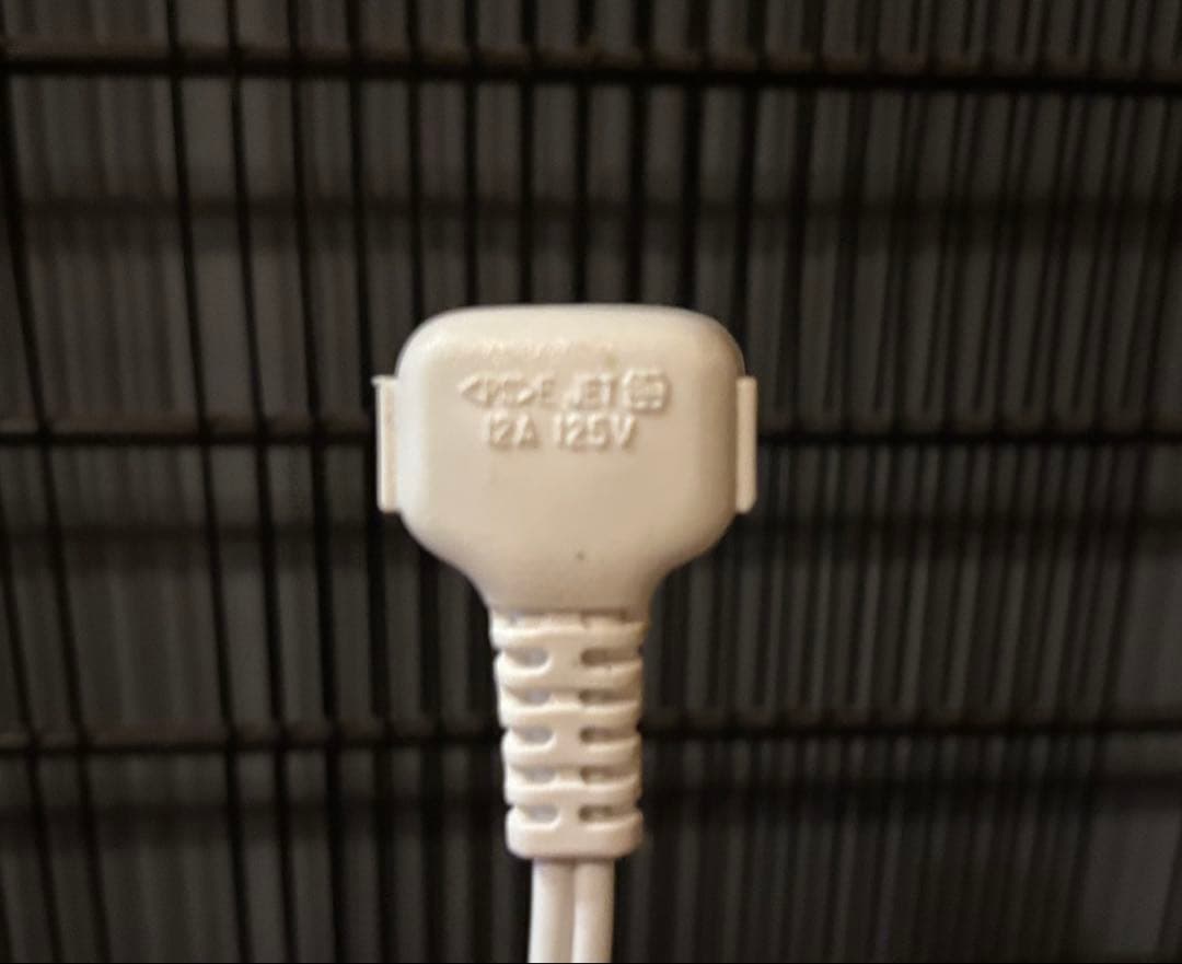 SMEG（スメッグ）社製冷凍冷蔵庫　クリーム 100V FAB50P 右開き