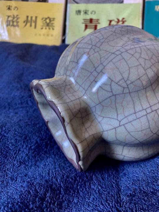 中国古美術品、宋代官窑瓷器、金丝铁线。高约24厘米。