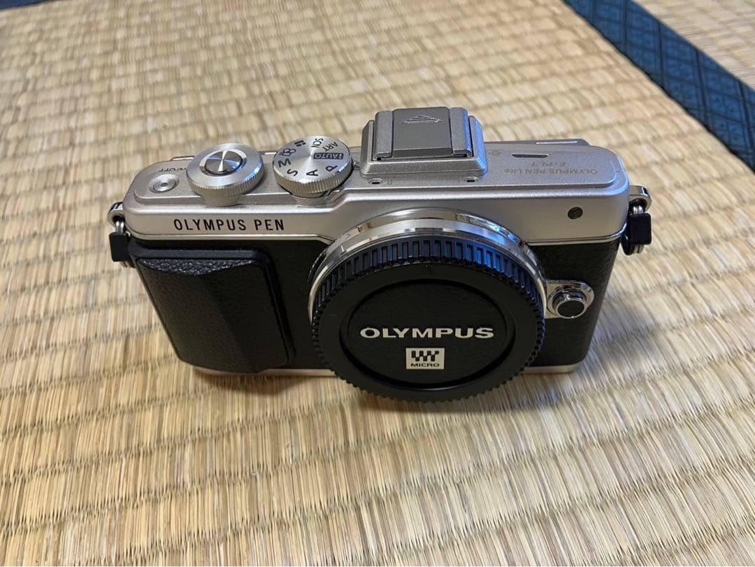 KRGMOLYMPUS PEN Lite E-PL7ボディシルバーレンズ無