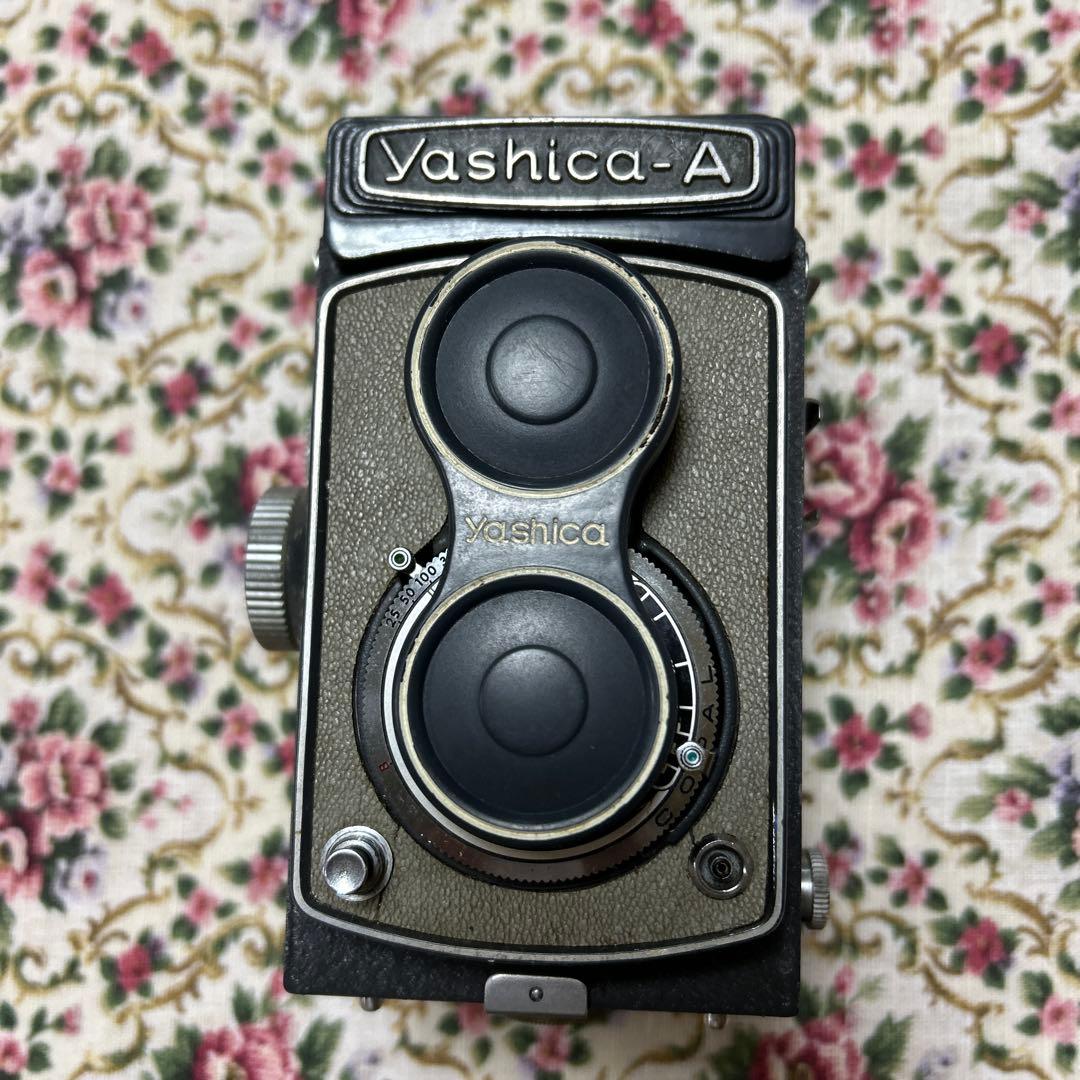 Yashica-A ヤシカ　ヴィンテージ二眼レフカメラ