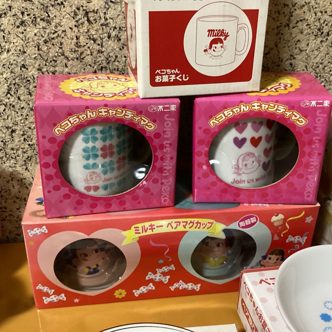 2447 ペコちゃんクリスマス皿 &コップセット