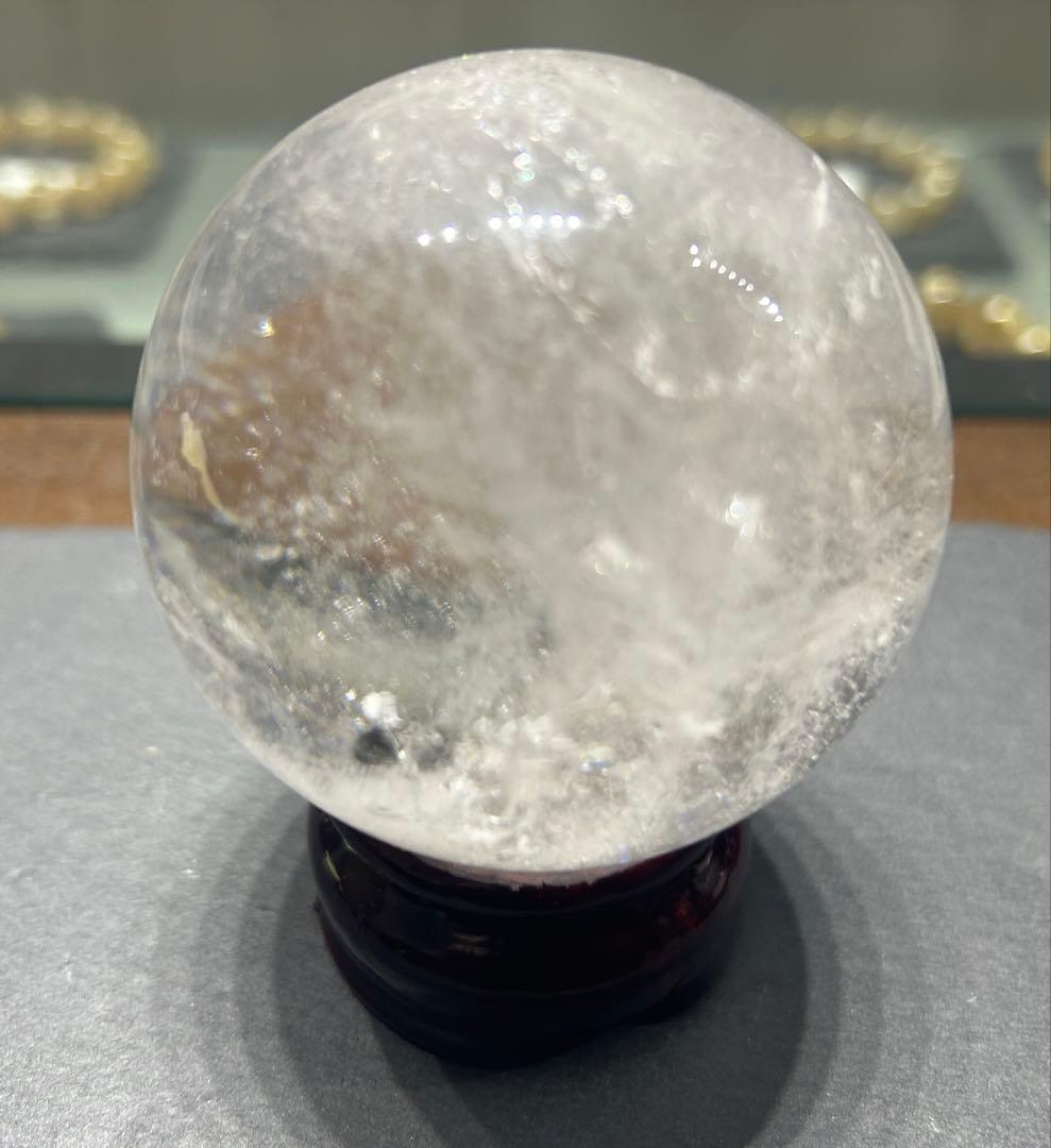 水晶丸玉　虹入り　66mm