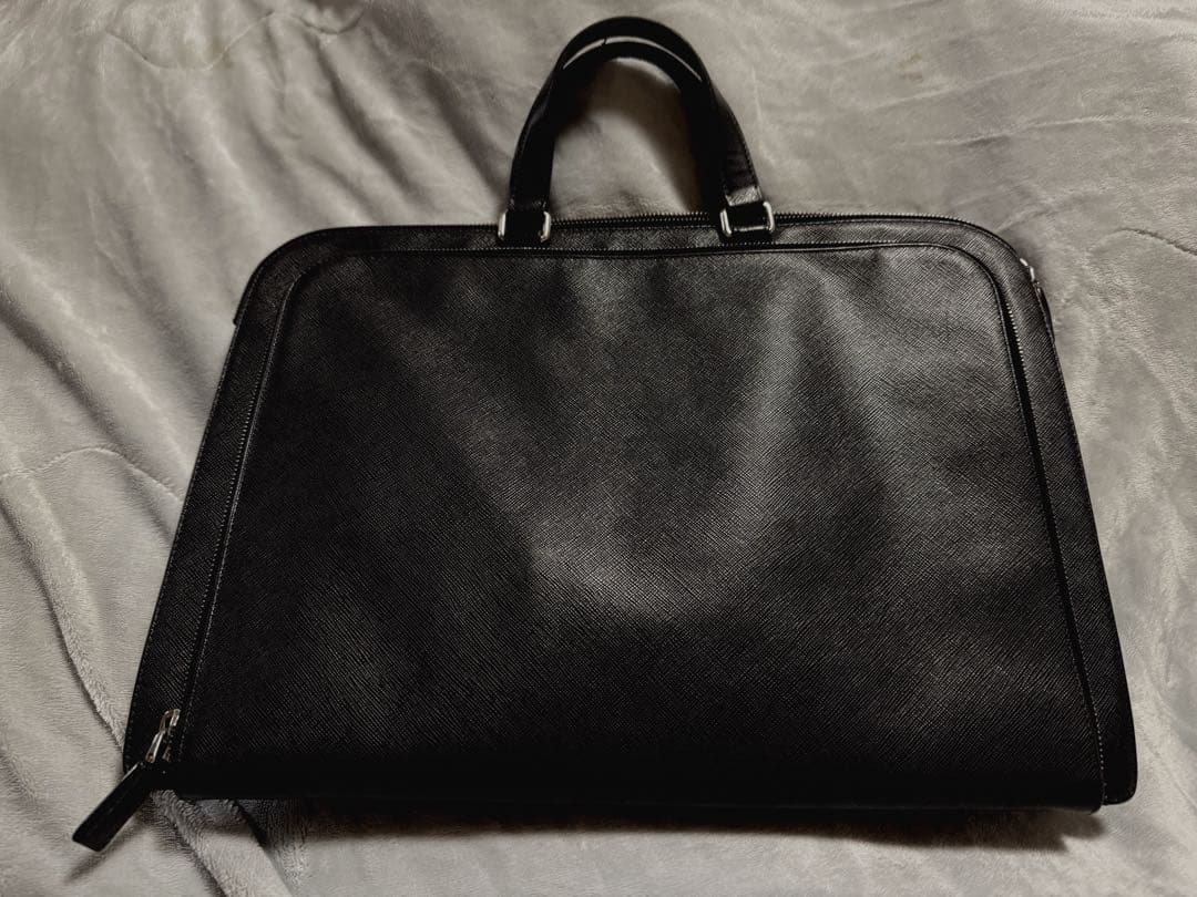 PRADA ブラック ビジネスバッグ　ブリーフケース