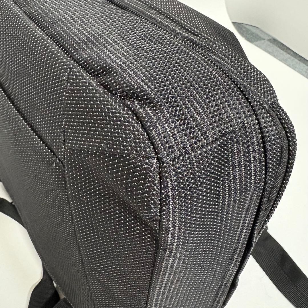 THULE　クロスオーバー2 15.6インチ ビジネスバッグ　ブラック　2way