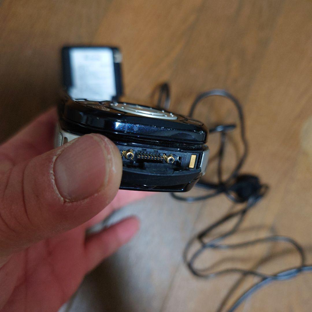 SO505iS 黒 充電器付き ガラケー