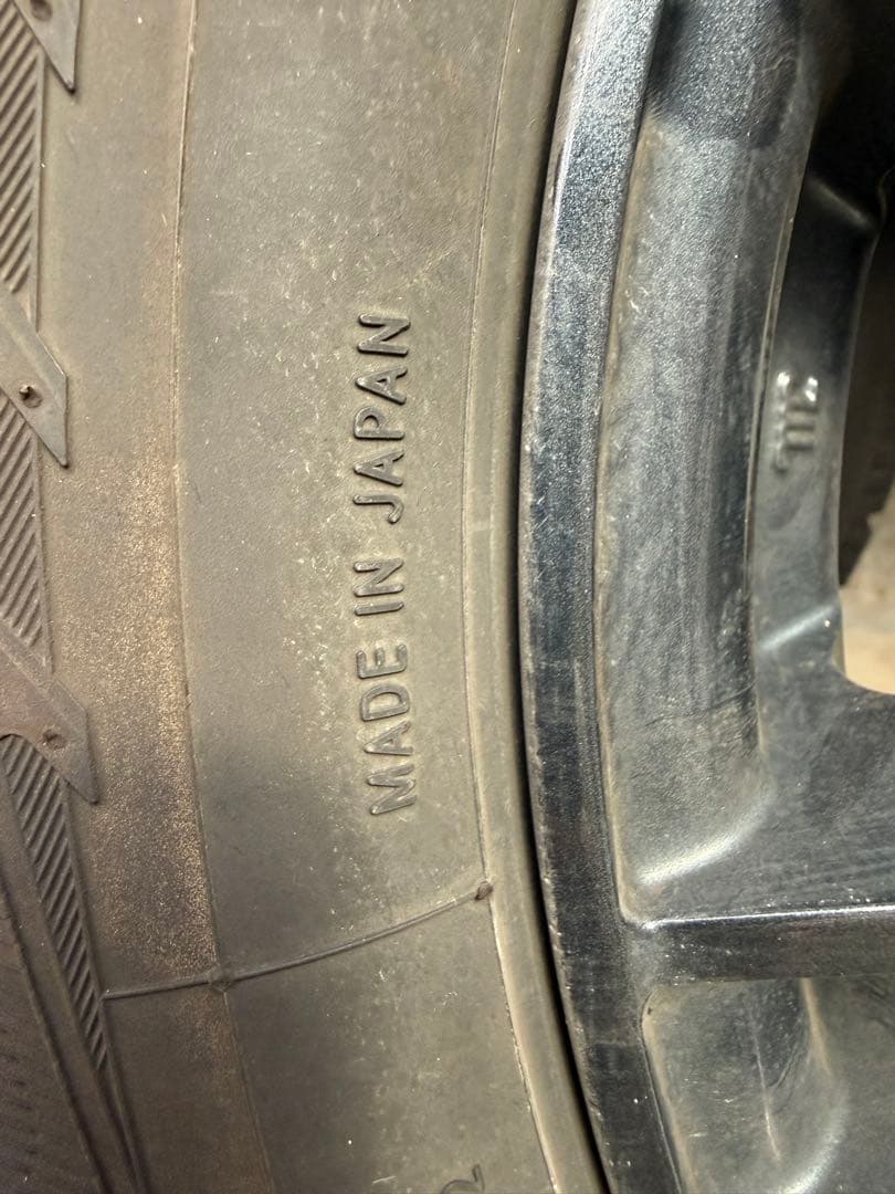 プリウスα バリ山 国産スタッドレス トーヨー205/60R16 お値引き可能◎