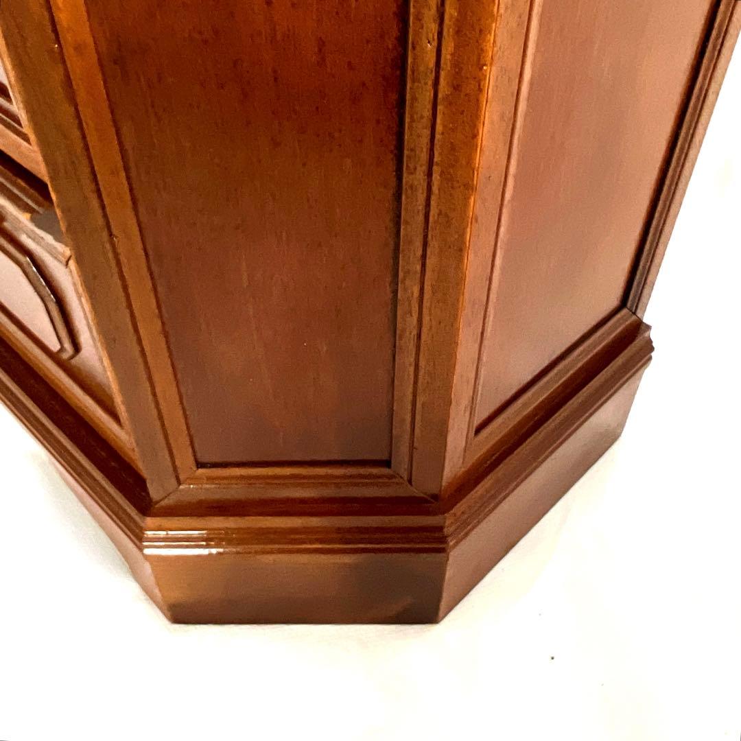 小ぶりなチェスト・イタリア　 横幅52cm・奥行29cm・高さ71cm