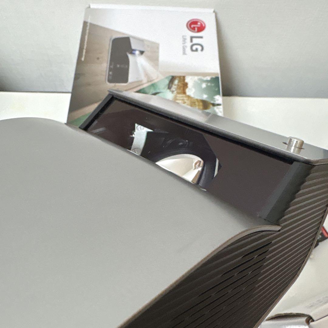 LG PH450UG 超短焦点 バッテリー内蔵 LEDプロジェクター②