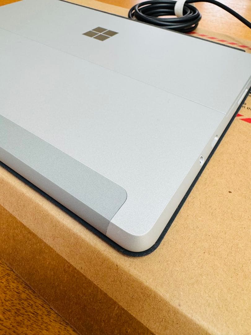 Surface Go 4 XGT-00017 [プラチナ]