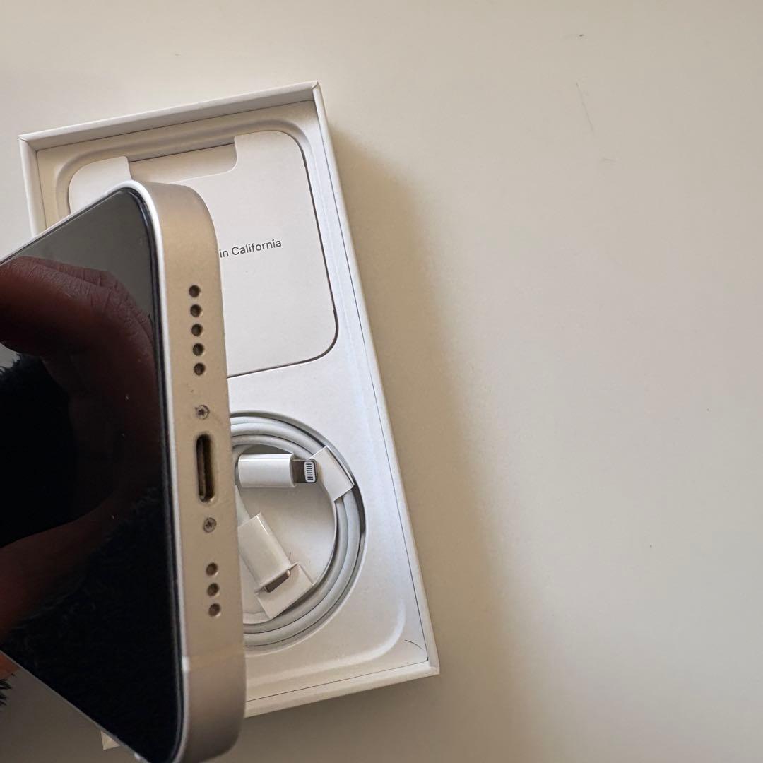 Apple iPhone 13 128GB スターライト